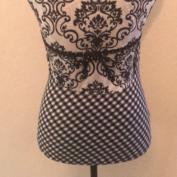 Hula Honey Sexy Swimsuit top! Size Medium🖤 - Picture 4 of 7